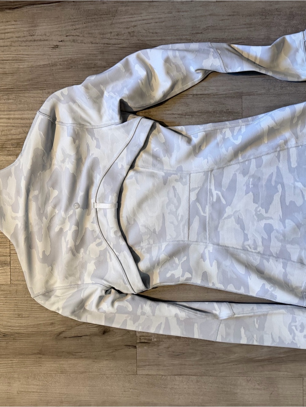 Lululemon Define Nulu Size 4 - Picture 2 of 3